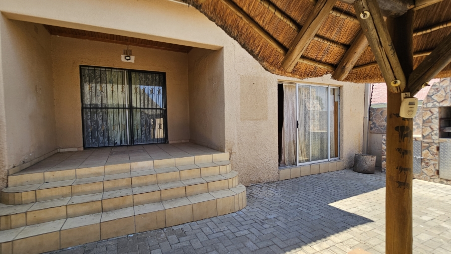 4 Bedroom Property for Sale in Klisserville Northern Cape